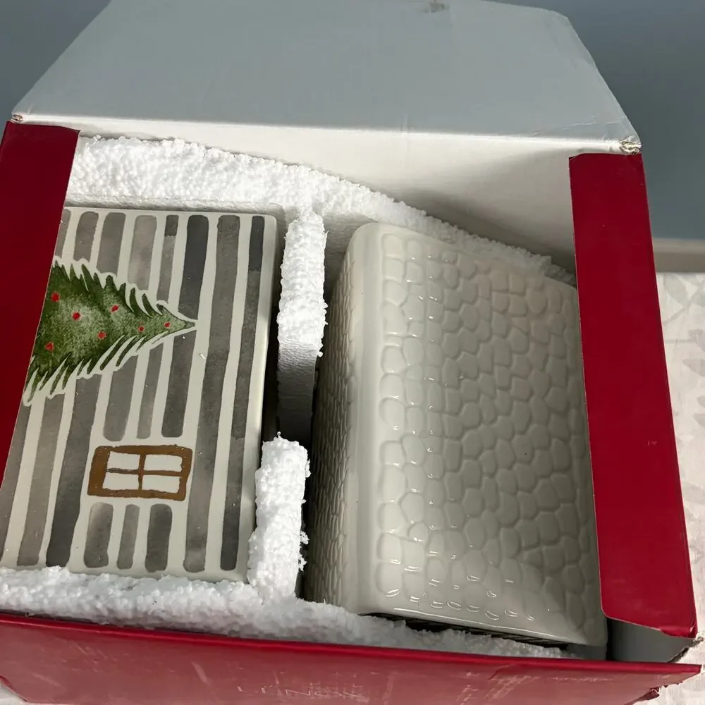 Lenox Balsam Lane Cabin Cookie Jar SKU 890755 Christmas Holiday Collectible